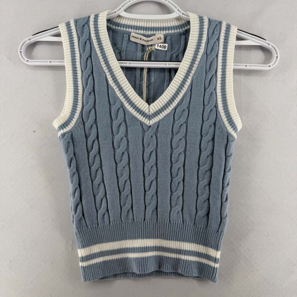 1408 XS Moon & Madison Blue Cable Knit Sweater Vest
